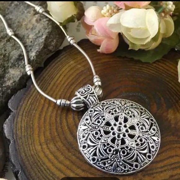 Zara Handbags - Vintage Hollow Pattern Round Pendant Necklace